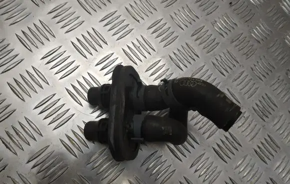 Audi Q5 SQ5 Engine coolant pipe/hose 8R0819350AM