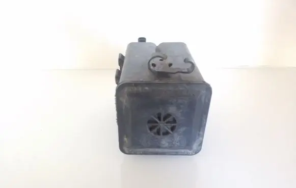 Mitsubishi Grandis Active carbon filter fuel vapour canister 