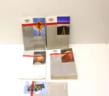 Toyota Camry VIII XV70 User manual 