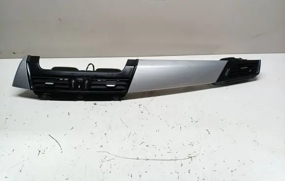 Dashboard glove box trim