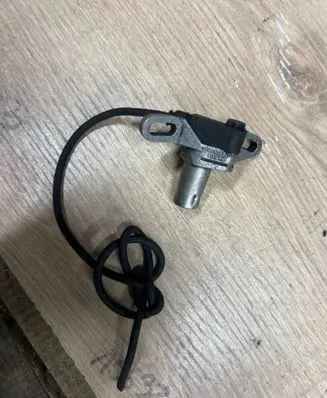 Audi A4 S4 B5 8D Crankshaft position sensor 078905389C