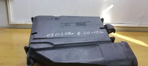 Mercedes-Benz CLS C219 Air filter box A6420940204 A6420901601