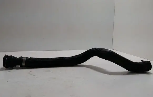 Land Rover Discovery Sport Engine coolant pipe/hose GJ328B504AA