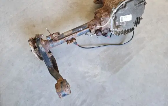 Mitsubishi L200 Front differential 