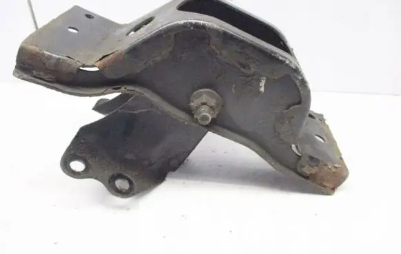 Nissan Serena Engine mount vacuum valve 