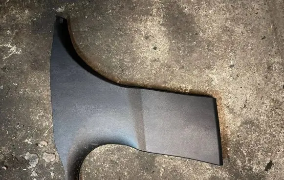 BMW 4 F36 Gran coupe (B) pillar trim (bottom) 7311218