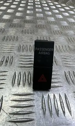 Skoda Octavia Mk3 (5E) Hazard light switch 5E0953507E