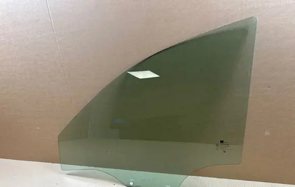 Chevrolet Epica Front door window glass four-door 