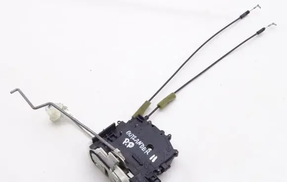 Mitsubishi Outlander Front door lock