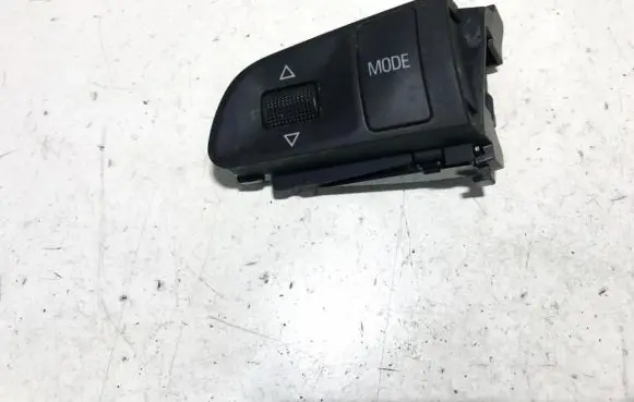 Audi A4 S4 B7 8E 8H Steering wheel buttons/switches 4f0951527 61676390h00