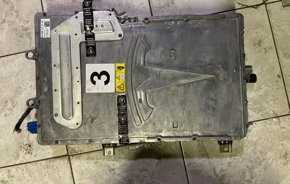Tesla Model S Voltage converter inverter 106651001B SEC0636 T18F4182552