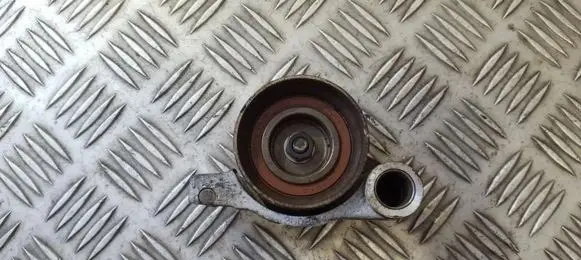 Toyota Camry Generator/alternator belt tensioner 20030
