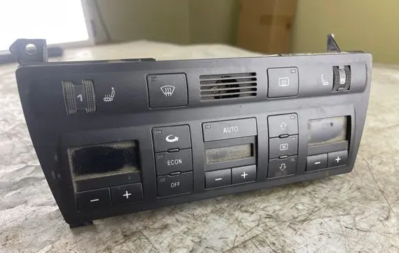 Volkswagen PASSAT B5.5 Climate control unit 4b0820043g 5hb00760405