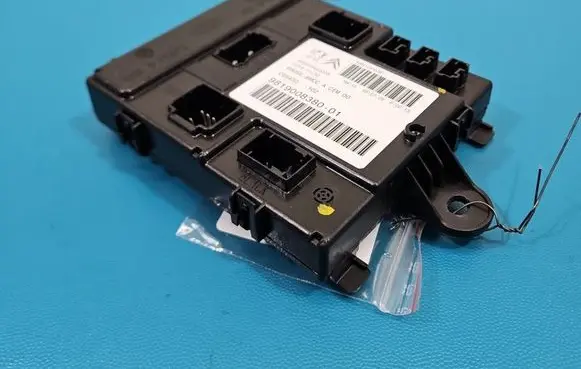 Peugeot 3008 II Central body control module 9819008380 IMPRK1534401