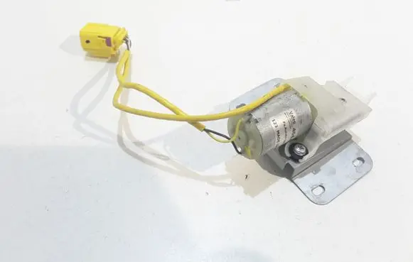 Volkswagen Phaeton Seat belt adjustment motor 560973354Z