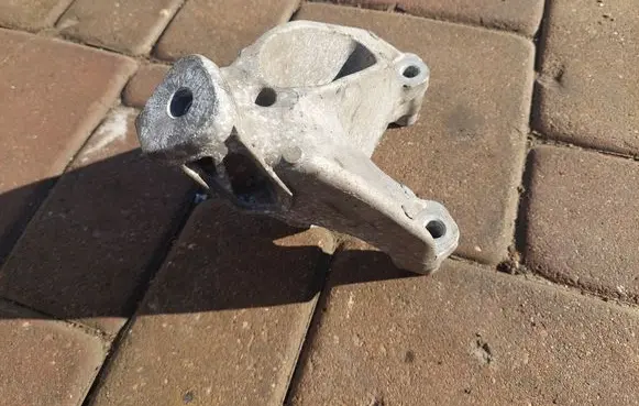 Audi A4 S4 B8 8K Engine mounting bracket 8K0199307AL