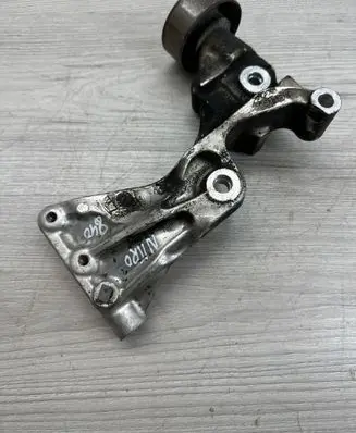 Dodge Nitro Generator/alternator bracket 90513137F