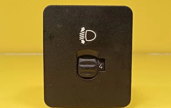Renault 19 Headlight level height control switch 7700817598