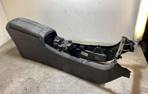Mercedes-Benz CLA C118 X118 Armrest 