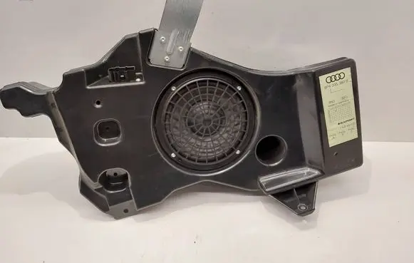 Audi A3 S3 8P Subwoofer speaker 8P4035382B