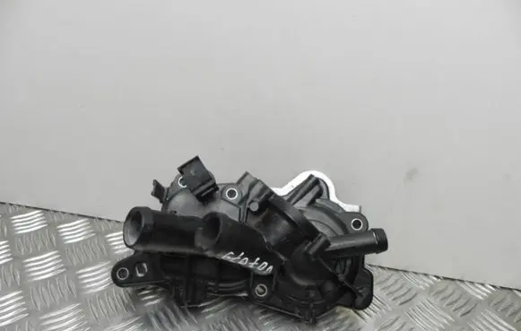 Skoda Octavia Mk3 (5E) Water pump 04E121042L VD7079