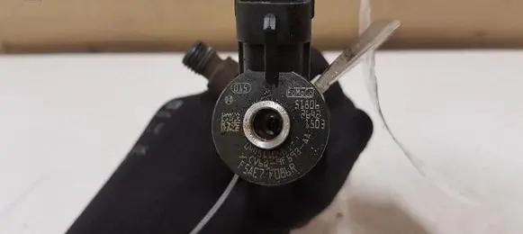 Ford Focus Fuel injector 0445110489