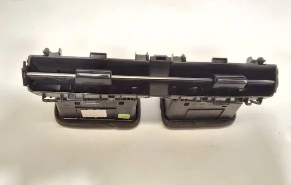 Hyundai Tucson TL Dash center air vent grill 97410N7000