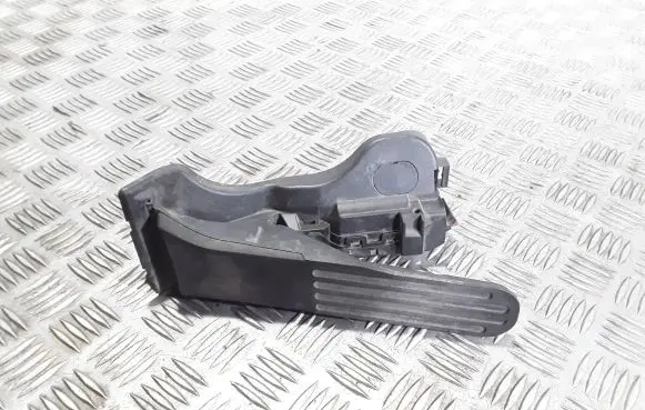 Volkswagen Golf VI Accelerator throttle pedal 1K1723503S