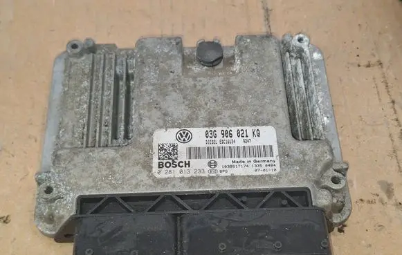Audi A6 S6 C6 4F Engine control unit/module 03G906021KQ 1039S17174 0281013233