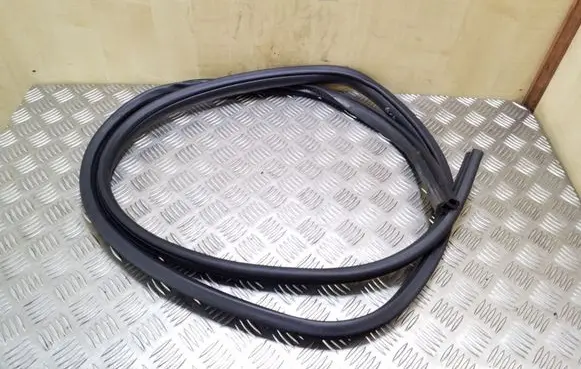Peugeot 4007 Rear door rubber seal (on body) 