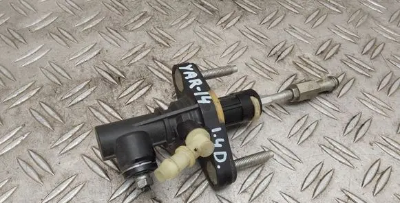 Toyota Yaris Clutch master cylinder 314200D160