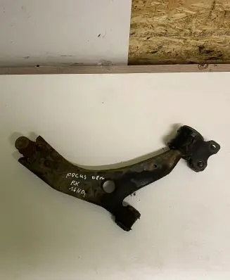 Ford Focus Front lower control arm/wishbone
