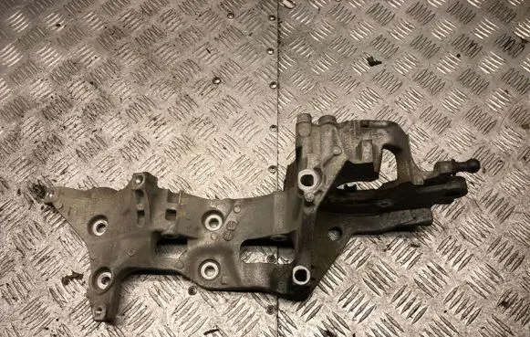 Seat Leon (5F) Generator/alternator bracket 04L903143B