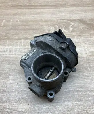Ford Focus Throttle body valve VP2S6U9E927F 2S6UFA 1389548