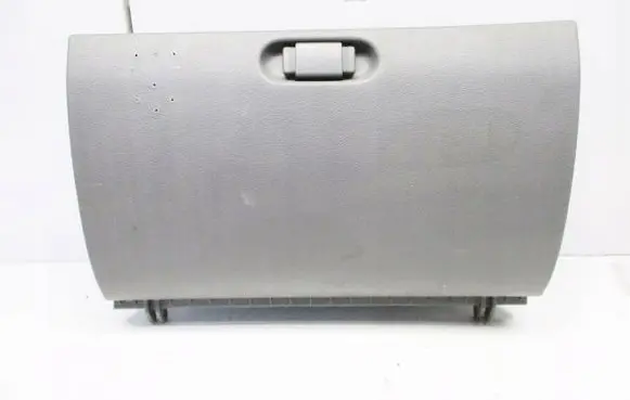 Nissan Serena Glove box