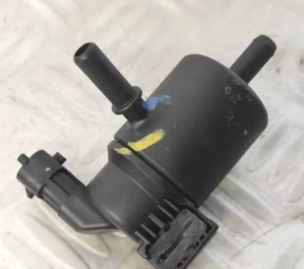 Hyundai i30 Vacuum valve 2901008200 1348584 9044060184