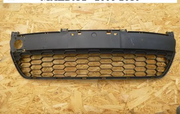Mazda 2 Front bumper lower grill D651501T1