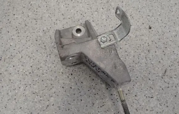Suzuki Swift II Gearbox mount
