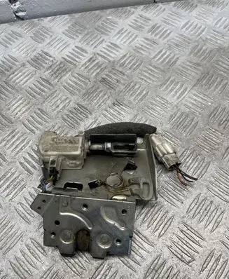 Ford Mondeo Mk III Tailgate/trunk/boot lock/catch/latch 2S7143102AB