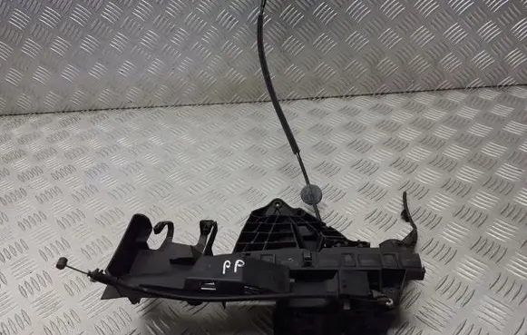 Ford Focus Front door lock