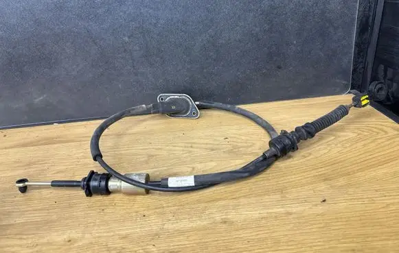 Volvo V70 Gear shift cable linkage 070853