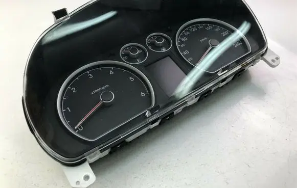 Hyundai i30 Speedometer (instrument cluster) 940032R240 K3321