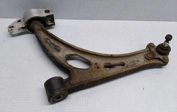 Skoda Octavia Mk2 (1Z) Front lower control arm/wishbone 1K0407153N