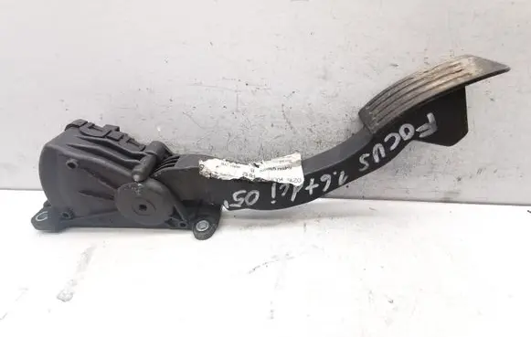 Ford Focus Accelerator throttle pedal 4M519F836BH