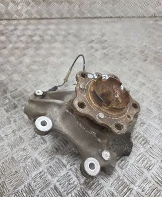 BMW M3 F80 Front wheel hub 2284002