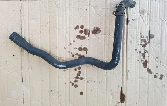 Ford Transit - Tourneo Connect Engine coolant pipe/hose