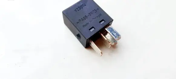 Mitsubishi Space Star Other relay MB953382