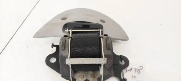 Middle seatbelt (rear)
