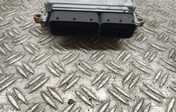 Volvo V50 Engine control unit/module 31272463