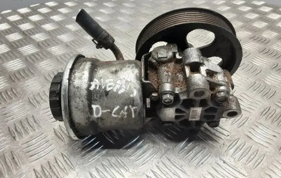 Toyota Corolla Verso AR10 Power steering pump